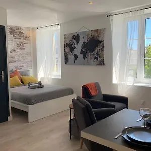Le Petit Loft - - Wifi - Coeur De - Parking Appartement Pont-lʼAbbé